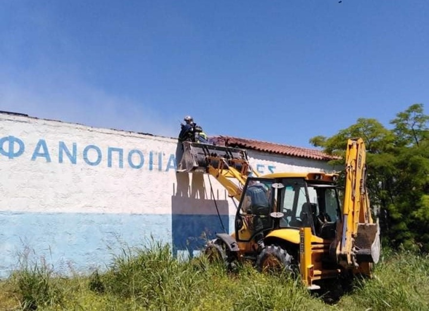  Ηράκλειο Κρήτης: Σοβαρές καταστροφές στο ξυλουργείο που ξέσπασε η φωτιά