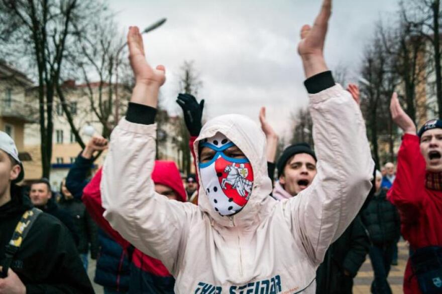 Ρομάν Προτάσεβιτς: Το «who is who» του δημοσιογράφου που συνέλαβε ο Λουκασένκο - Οι σχέσεις του με την ακροδεξιά