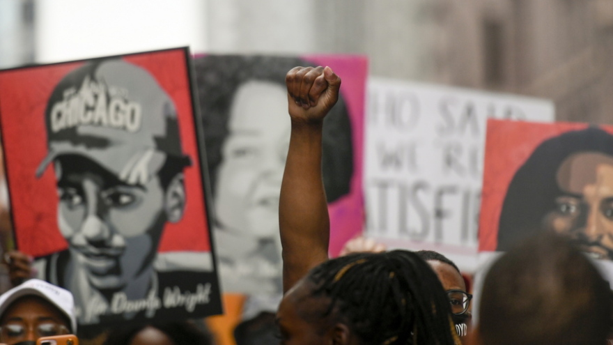 ΗΠΑ: Ένας χρόνος από τη δολοφονία του Τζορτζ Φλόιντ - Η Μινεάπολις τιμά τη μνήμη του 