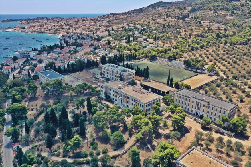 Σπέτσες: Καταγγελίες για κακοδιαχείριση της Αναργυρείου Σχολής 