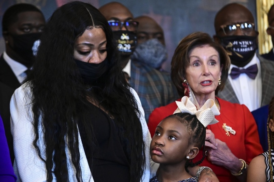 Πανικός στη Μινεάπολη: Πυροβολισμοί κοντά στο σημείο που σκοτώθηκε ο Τζορτζ Φλόιντ (Δείτε βίντεο)