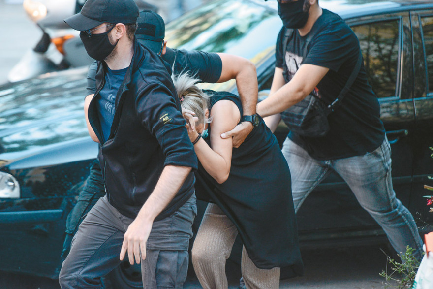 Επίθεση με βιτριόλι: Ανοίγει ο δρόμος για τη δίκη - Το βούλευμα για την 35χρονη Εφη