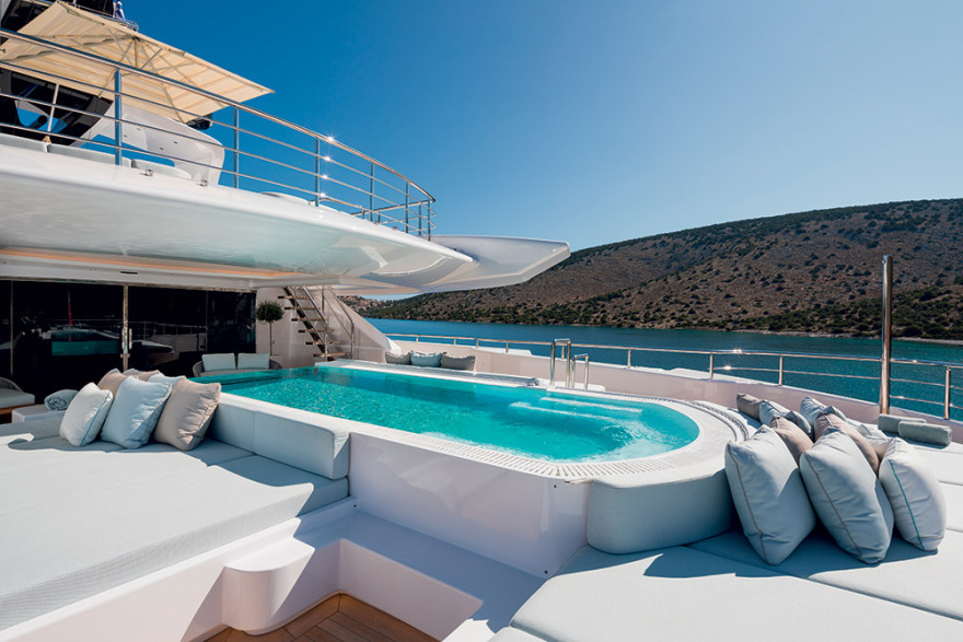 O' Pari: To πλωτό έπος με ελληνική υπογραφή