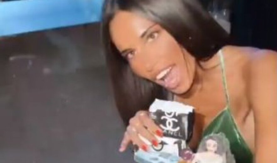 Νεαρά μοντέλα, σέξι μπικίνι και άφθονη σαμπάνια - «Τα έσπασε» στο Bachelorette party της η μέλλουσα κυρία Μίτροβιτς