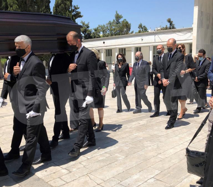 Η οικογένεια Αγγελόπουλου αποχαιρέτησε τον Κωνσταντίνο