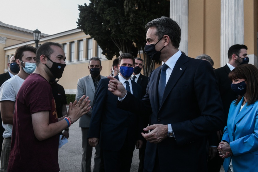 Ζάππειο Μέγαρο: Η απρόσμενη συνάντηση Σακελλαροπούλου, Μητσοτάκη, Σασόλι με Ιταλούς φοιτητές