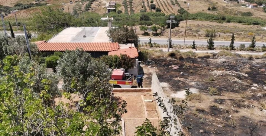 Υπό μερικό έλεγχο η φωτιά στην Κερατέα - Εκκενώθηκε προληπτικά οικισμός