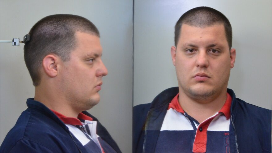 Μάνα και γιος παρίσταναν τους υπαλλήλους του ΙΚΑ και εκβίαζαν καταστηματάρχες - Δείτε φωτογραφίες