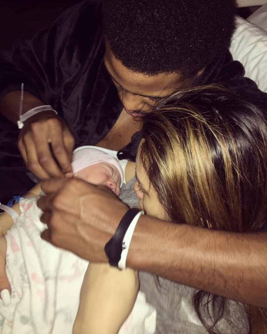 Στα... κρύα του λουτρού η Λάρσα Πίπεν - Ο Μαλίκ Μπίσλεϊ επέστρεψε στη γυναίκα του