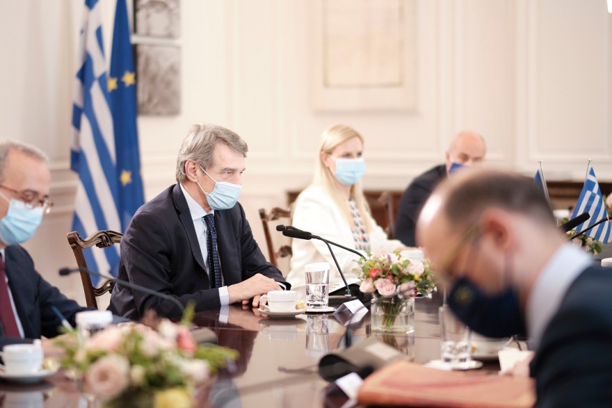 Συνάντηση Μητσοτάκη - Σασόλι: «Το Ταμείο Ανάκαμψης να καταστεί μόνιμος και σταθερός θεσμός»