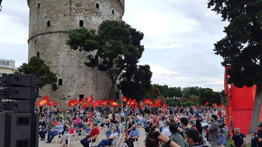 Βίντεο: Συγκέντρωση του ΚΚΕ στο Σύνταγμα κατά του εργασιακού νομοσχεδίου