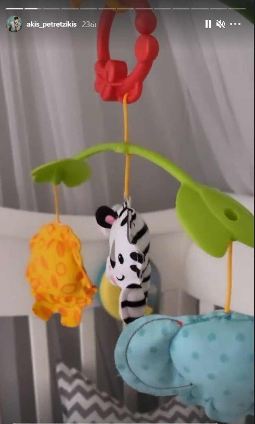 Άκης Πετρετζίκης: Ξεκίνησε τις προετοιμασίες για το δωμάτιο του γιου του