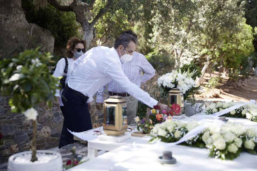 Αρχιερατική λειτουργία για τα τέσσερα χρόνια από τον θάνατο του Κωνσταντίνου Μητσοτάκη