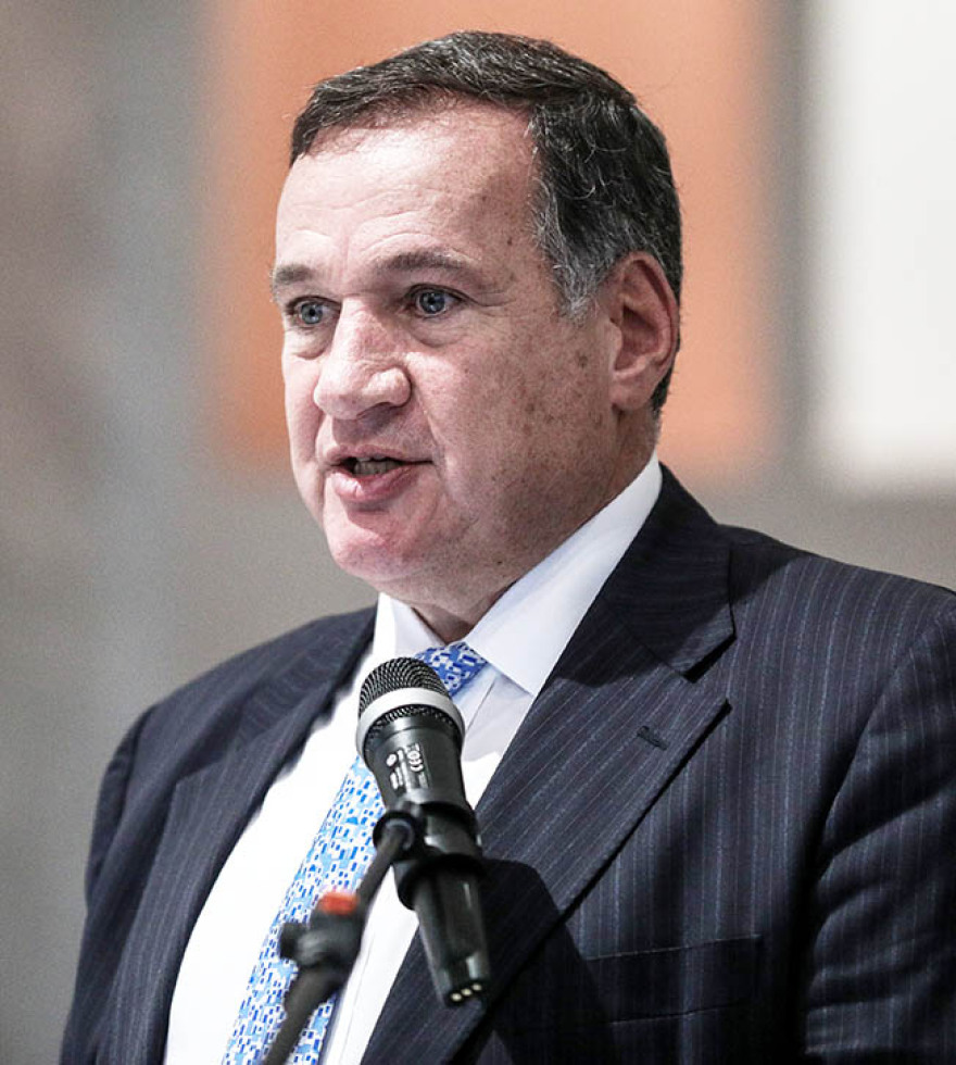 Aνω κάτω η Πάρος με το σοφτ πορνό ριάλιτι που γυρίζεται στο νησί