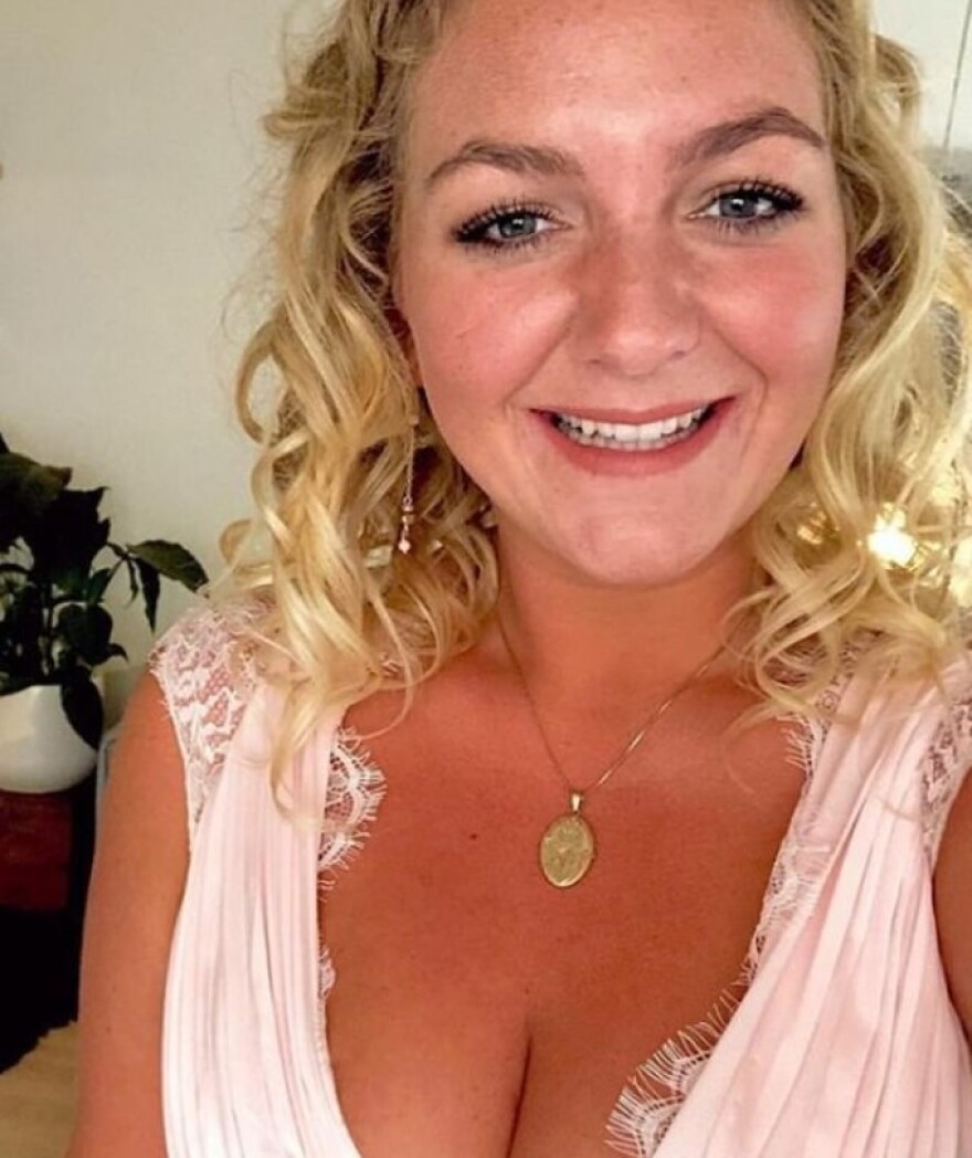 Δανή δημοσιογράφος έκανε σεξ σε swinger κλαμπ για να κάνει πιο ρεαλιστικό το ρεπορτάζ της