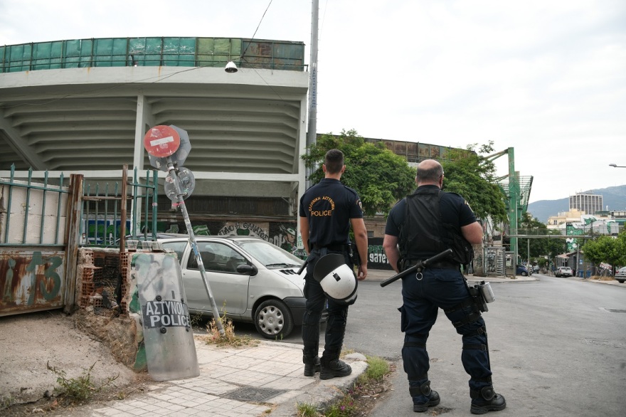Αναβολή στις εκλογές της ΕΟΚ - Αστυνομία έξω από το γήπεδο στην Αλεξάνδρας