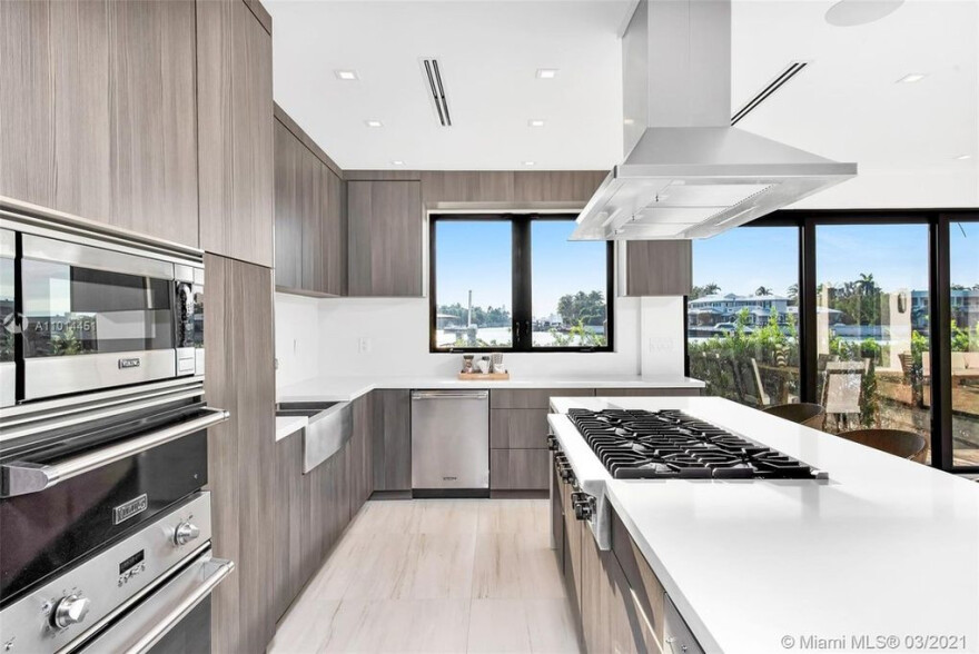 Επανασύνδεση Λόπεζ-Άφλεκ: Μέσα σε τεράστια έπαυλη ζουν ξανά τον έρωτά τους - Τη νοικιάζουν 130.000 δολάρια το μήνα