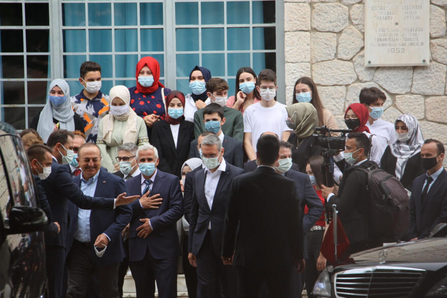 Ο Τσαβούσογλου στη Θράκη: Μετά την «τουρκική μειονότητα» είδε και «τουρκικά Γυμνάσια»