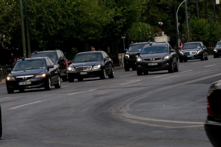 Δείτε φωτογραφίες: Έφτασε στην Αθήνα ο Τσαβούσογλου