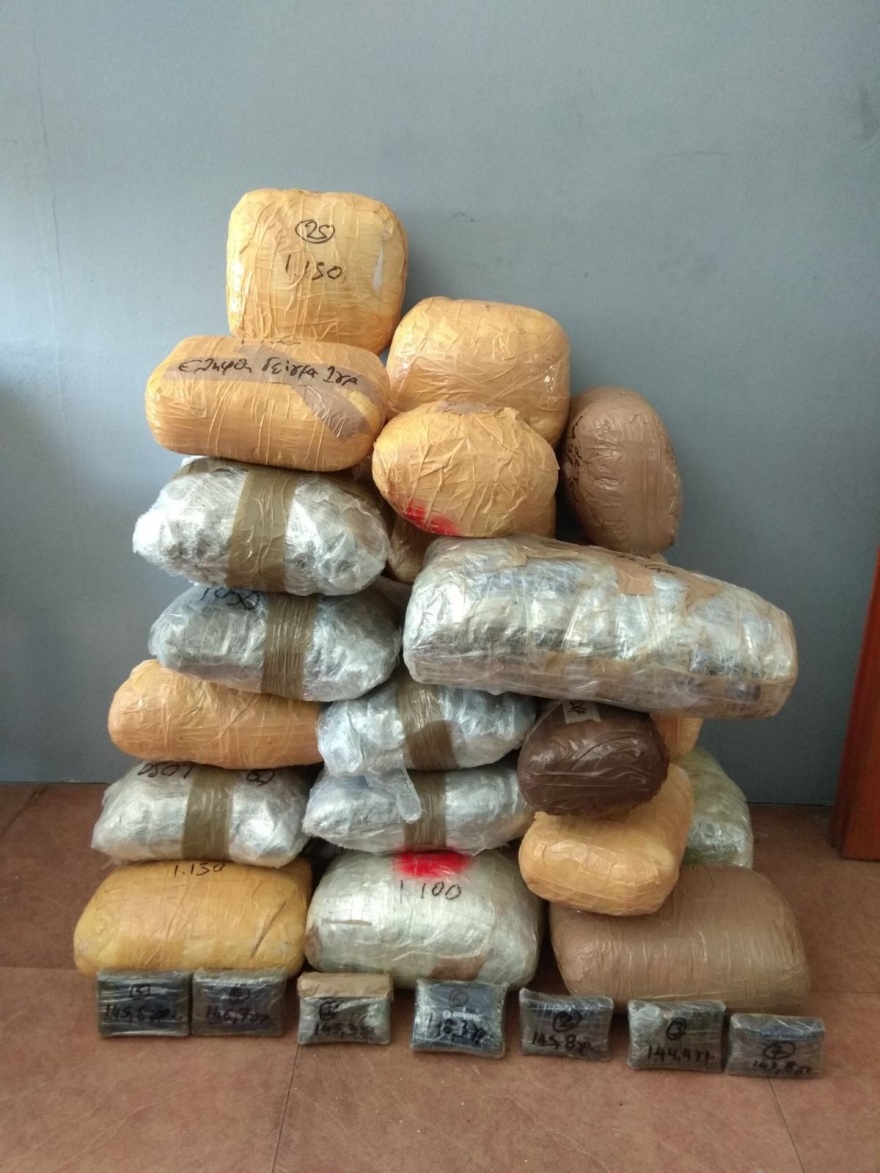 Ιωάννινα: Έπιασαν Αλβανό που μετέφερε 35 κιλά ναρκωτικών