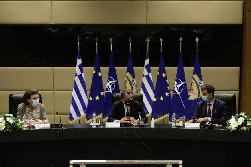 Μνημόνιο συνεργασίας τριών υπουργείων για την ανάπτυξη του στρατιωτικού τουρισμού