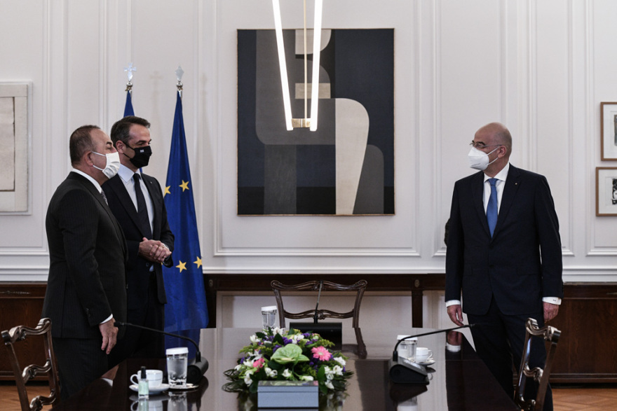 Συνάντηση Μητσοτάκη – Τσαβούσογλου: Αμοιβαία βούληση για την προώθηση θετικής ατζέντας