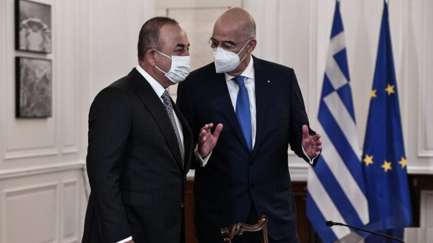 Ελληνοτουρκικά: Πώς αποφεύχθηκε η «επακούμβηση» Δένδια - Τσαβούσογλου