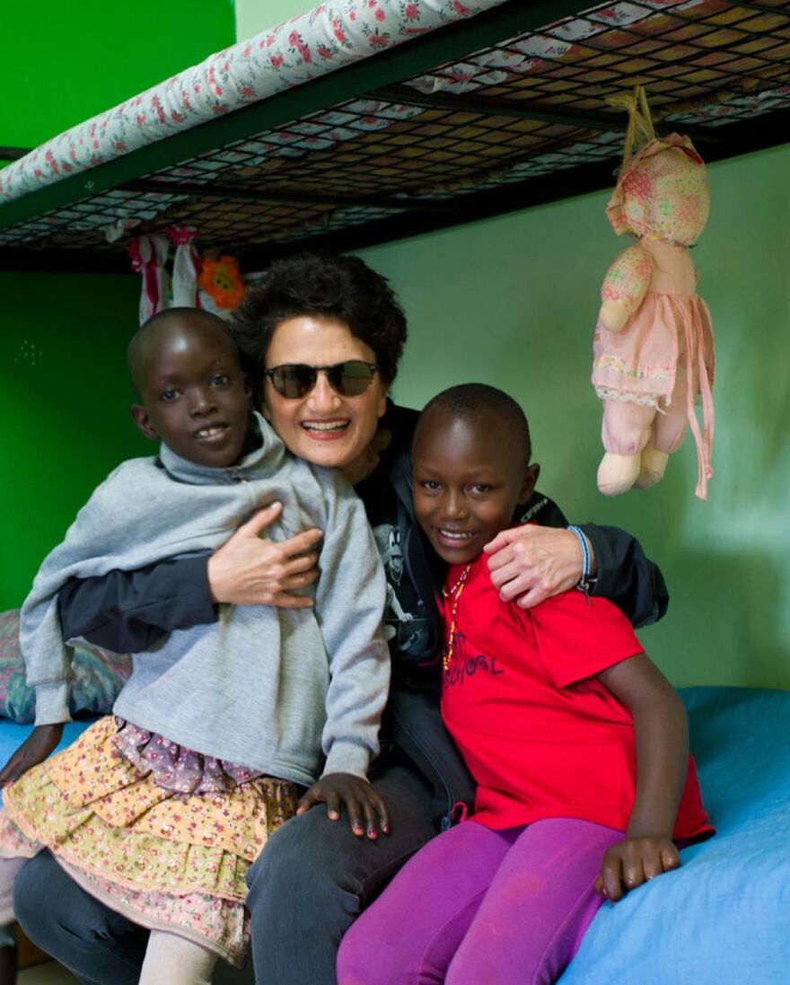 Άλκηστις Πρωτοψάλτη: Έγινε ανάδοχος ενός αγοριού από την Κένυα