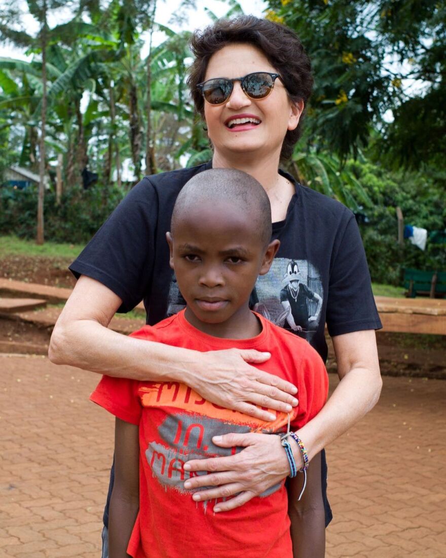 Άλκηστις Πρωτοψάλτη: Έγινε ανάδοχος ενός αγοριού από την Κένυα