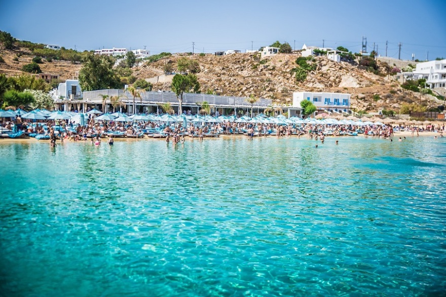 Μύκονος: Η Ψαρού δεν θυμίζει πλέον... Γάζα - «Τα βρήκαν» Nammos και Kensho