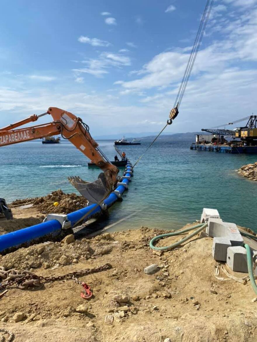 Αίγινα: Ολοκληρώθηκε η πόντιση του υποθαλάσσιου αγωγού υδροδότησης