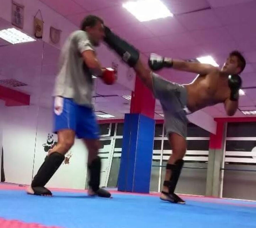 Αστυνομικός - κικ μπόξερ έπεσε από ύψος 10 μέτρων στην προσπάθειά του να συλλάβει διαρρήκτη - Δείτε εικόνες