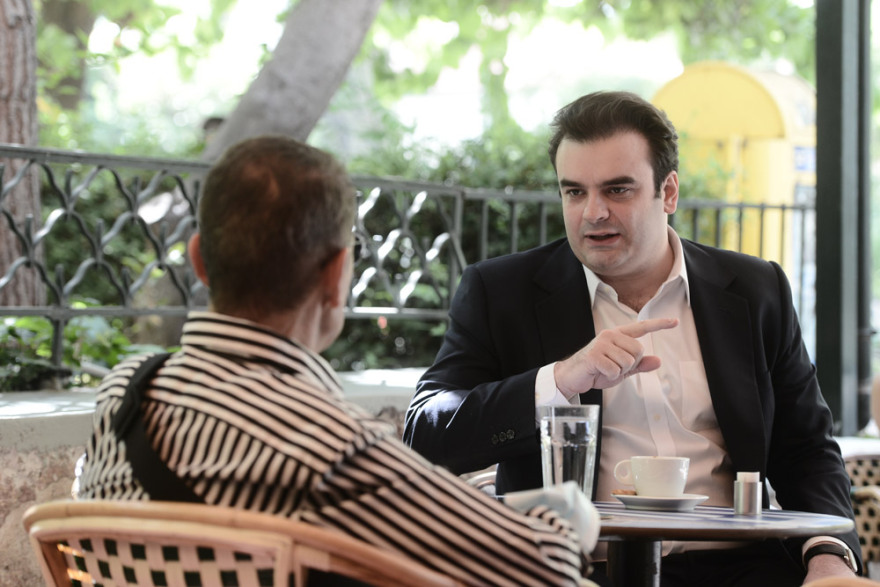 Ο Κυριάκος Πιερρακάκης στον Δανίκα: O digital υπουργός χωρίς... ίχνη Έλληνα πολιτικού