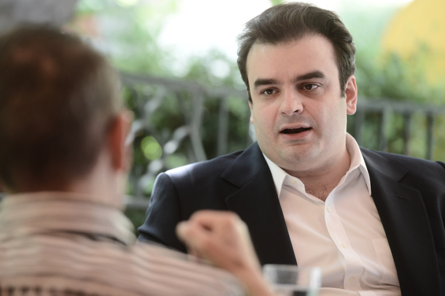 Ο Κυριάκος Πιερρακάκης στον Δανίκα: O digital υπουργός χωρίς... ίχνη Έλληνα πολιτικού