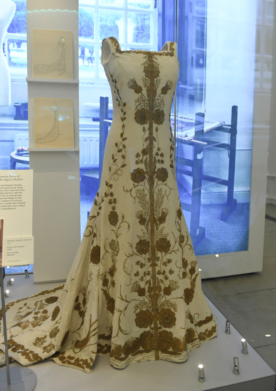 Πριγκίπισσα Νταϊάνα: Σε έκθεση το νυφικό της με την εντυπωσιακή ουρά των 8 μέτρων 