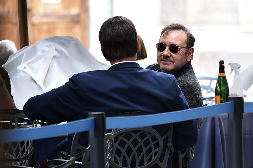 Η επιστροφή του Κέβιν Σπέισι στον κινηματογράφο: Οι πρώτες φωτογραφίες με τους συντελεστές της νέας ταινίας