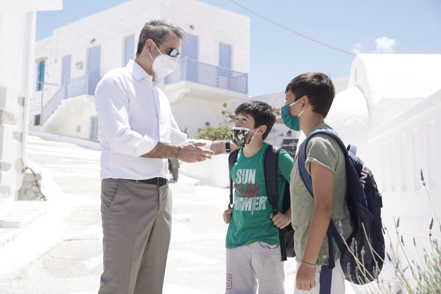 Μητσοτάκης από Αστυπάλαια: Όταν το επιτρέψουν τα δημοσιονομικά, θα υπάρξει μείωση στον ΦΠΑ στα νησιά