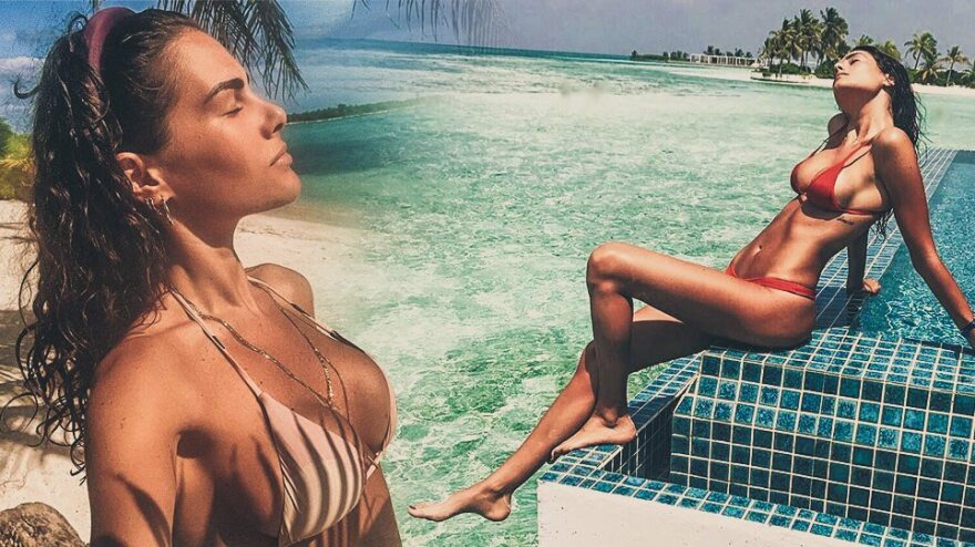 Η σύντροφος του Βαλεντίνο Ρόσι καλωσόρισε το καλοκαίρι με καυτές πόζες στην παραλία