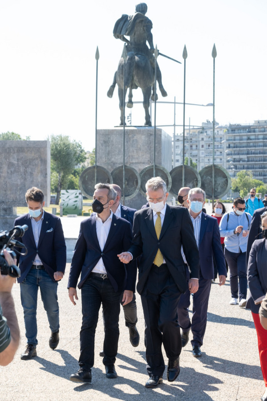 Πάιατ - Ζέρβας: Βόλτα με ηλεκτρικό ποδήλατο στην παραλία Θεσσαλονίκης