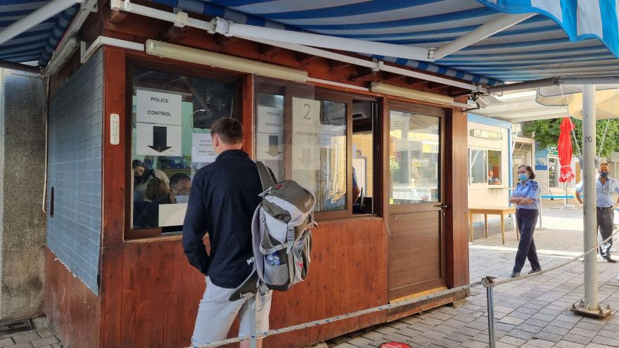 Επαναλειτούργησαν μετά από 15 μήνες τα οδοφράγματα στην πράσινη γραμμή