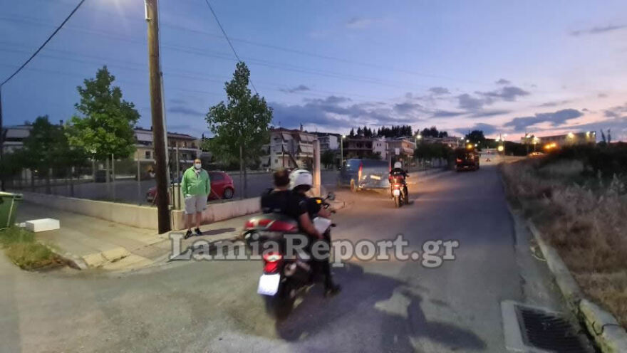 Λαμία: Μεθυσμένος οδηγούσε με… τη ζάντα κι «έσπερνε» φωτιές! (βίντεο)