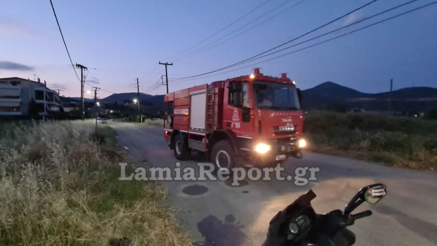 Λαμία: Μεθυσμένος οδηγούσε με… τη ζάντα κι «έσπερνε» φωτιές! (βίντεο)