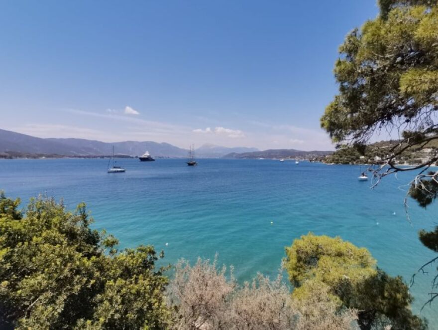 Πόρος: Επέστρεψε το υπερπολυτελές mega yacht «Ulysses» - Δείτε φωτογραφίες