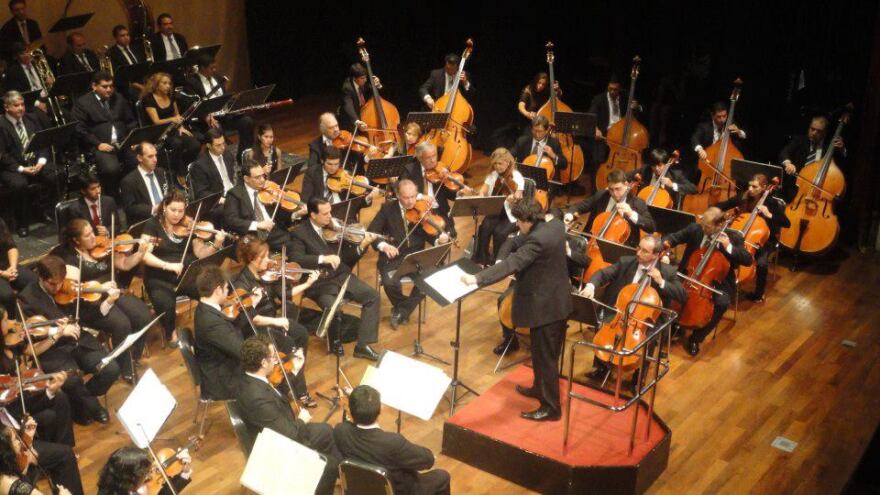 Παραγουάη: Ο Έλληνας μαέστρος που διευθύνει ορχήστρες και κρατά ζωντανή τη «φλόγα» του Ελληνισμού