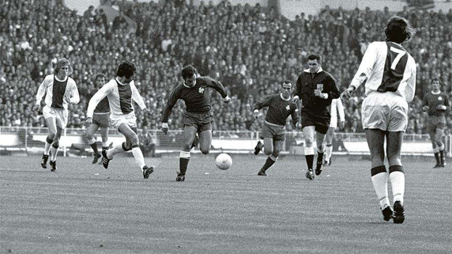 Αριστείδης Καμάρας στον Δημήτρη Δανίκα:  «Αηδίες ότι η Χούντα πλήρωσε για το Γουέμπλεϊ»