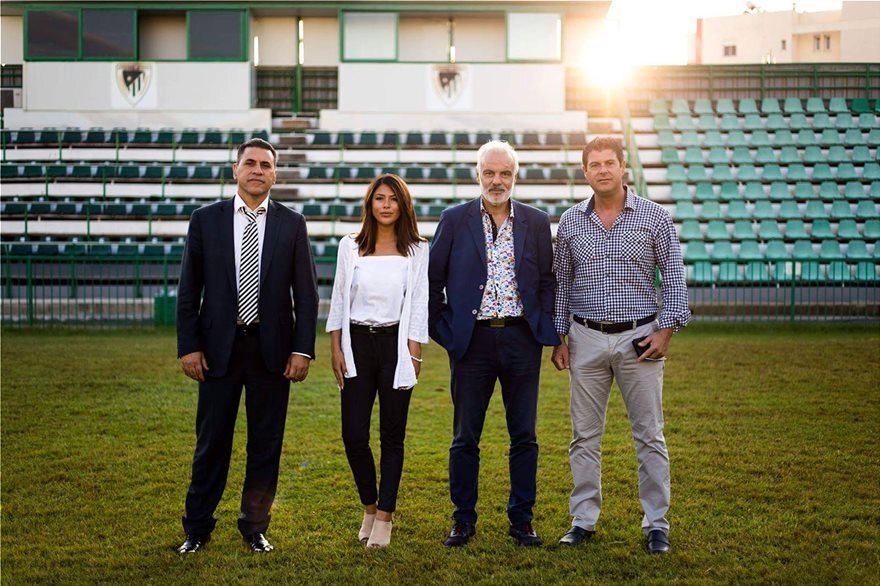 Αφροδίτη Λατινοπούλου: Το «μανιφέστο» της τρίχας με σήμα το... ξυραφάκι