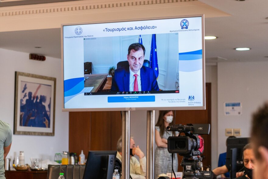 Χρυσοχοΐδης: Ασφαλής χώρα η Ελλάδα για τον τουρίστα