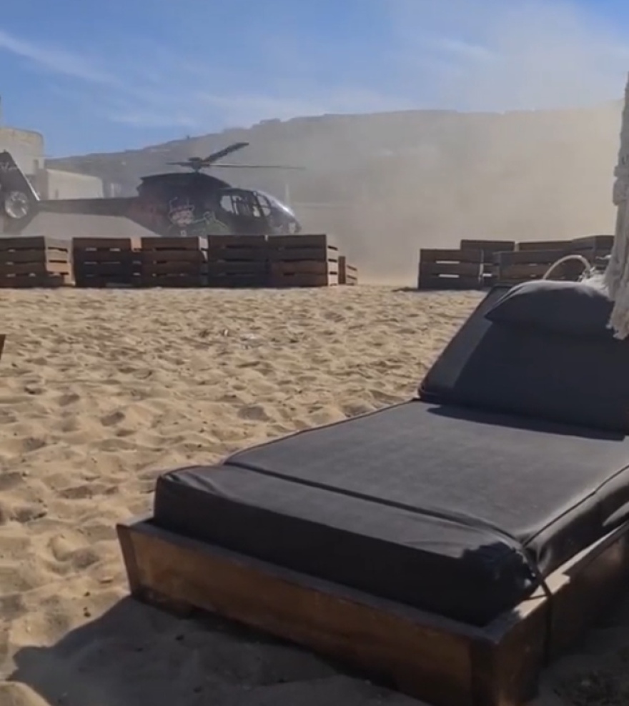 Μύκονος: Ξεφύγαμε τελείως -  Επιχειρηματίας προσγείωσε το ελικόπτερο του μέσα σε beach bar! (Δείτε φωτογραφίες)