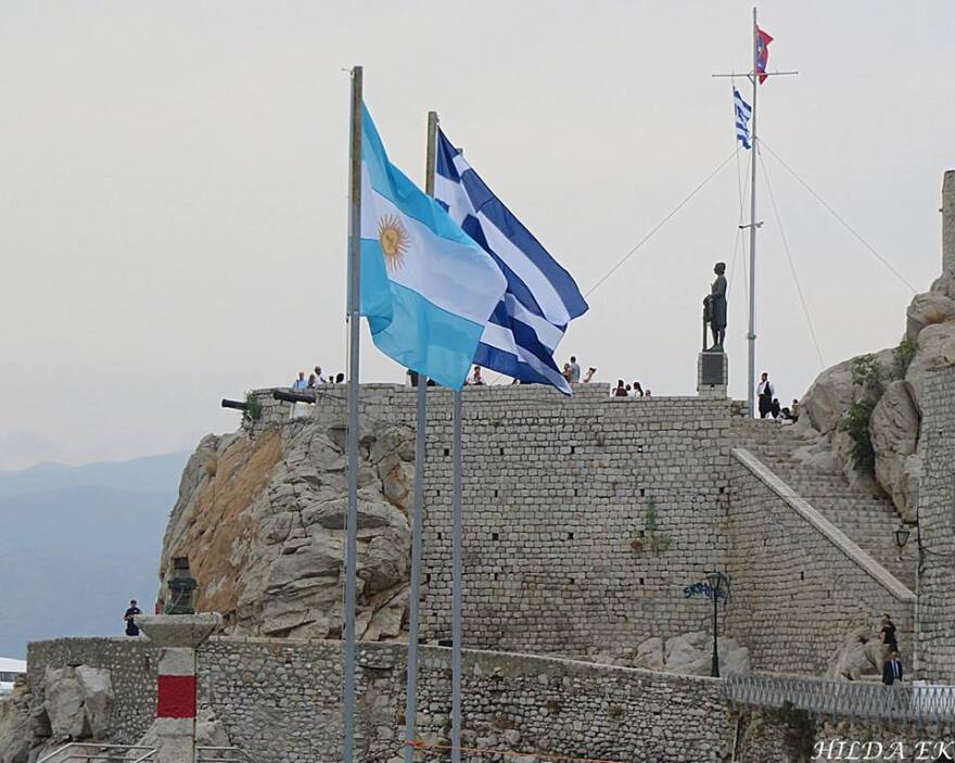 Η Αργεντινή Τιμά στο Νησί της Επανάστασης τους δύο Υδραίους Εθνικούς Ήρωες της