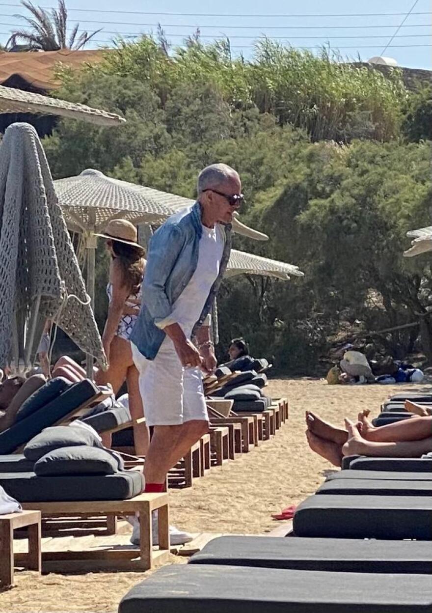 Jean Claude Jitrois: Ο θρύλος της γαλλικής μόδας παραθερίζει στη Μύκονο - Φωτογραφίες